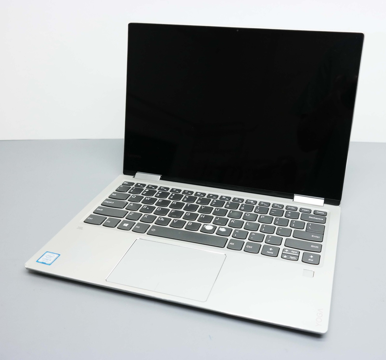 Lenovo Yoga 720 13.3″ Core i5-7200U 8GB 256GB SSD Silver