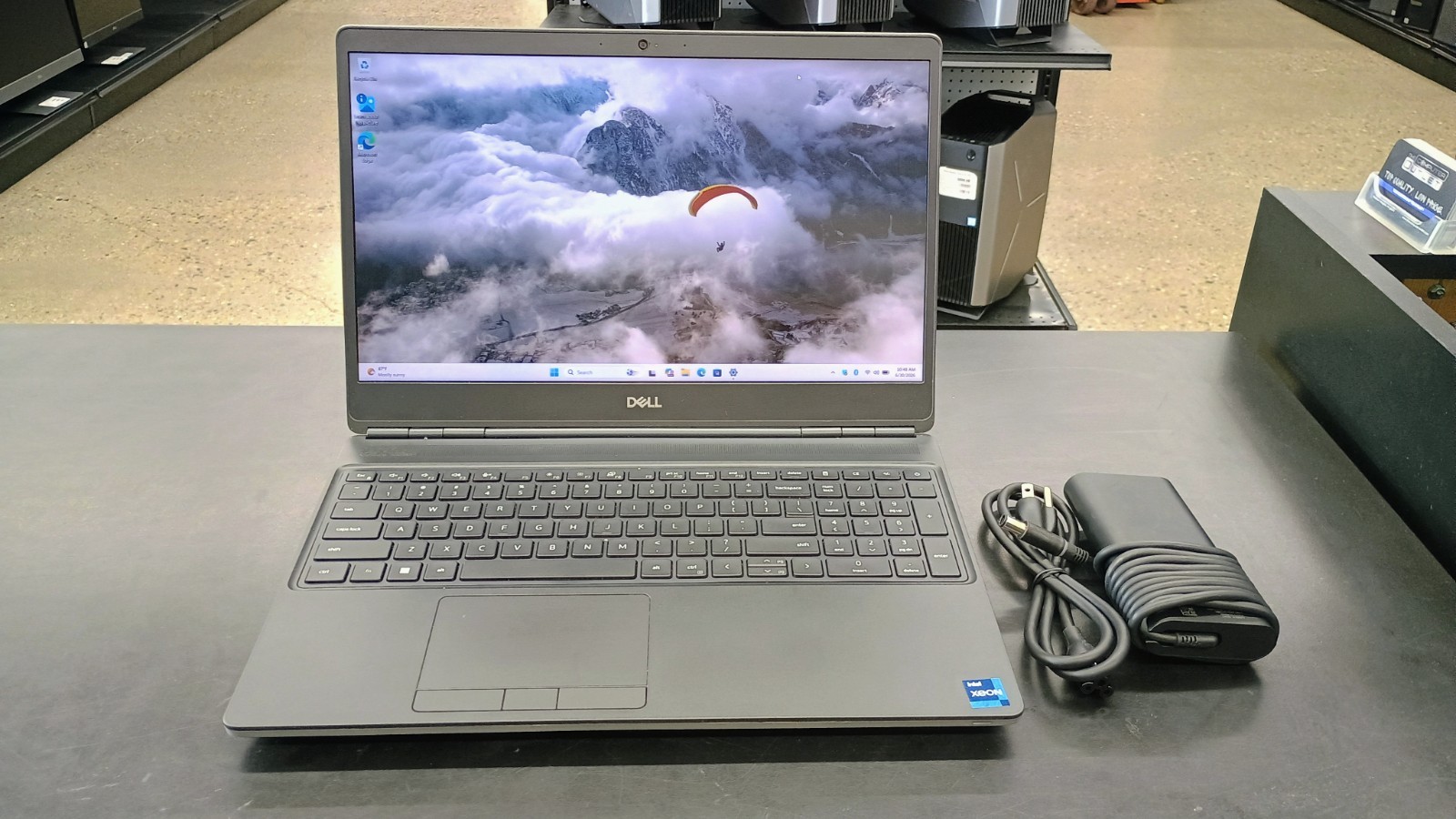 Dell Precision 7560 Xeon W-11955M 2.6Ghz – 64GB – 1TB – RTX A4000 15.6″
