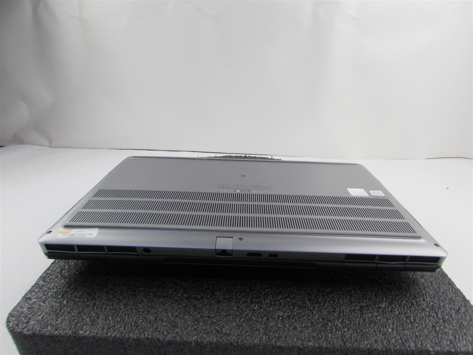 DELL PRECISION 7750 FHD CORE I7-10850H 1TB 32GB RAM RTX 4000 WIN 11 PRO NO BATT