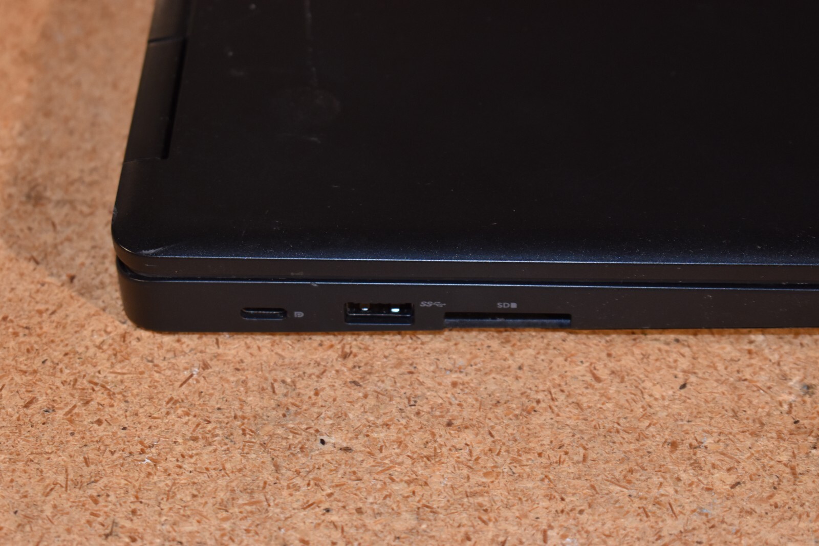 Dell Latitude 5590 Quad Core i5-8250U 1.6 GHz 8GB RAM 128GB SSD Windows 11 Pro