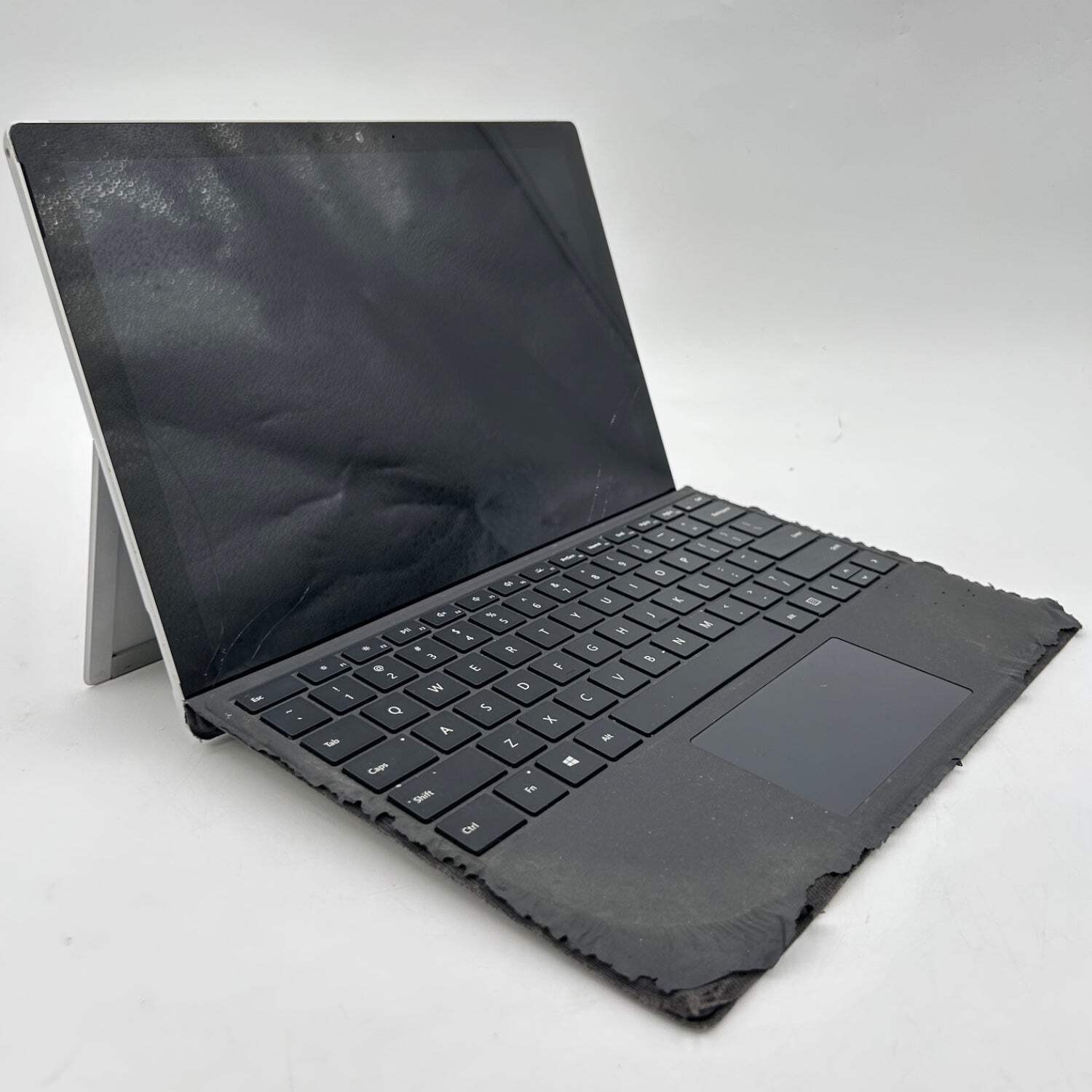 Broken Microsoft Surface 5 Pro 1796 12.3″ m3-7Y30 4GB RAM 128GB SSD Cracked Scre