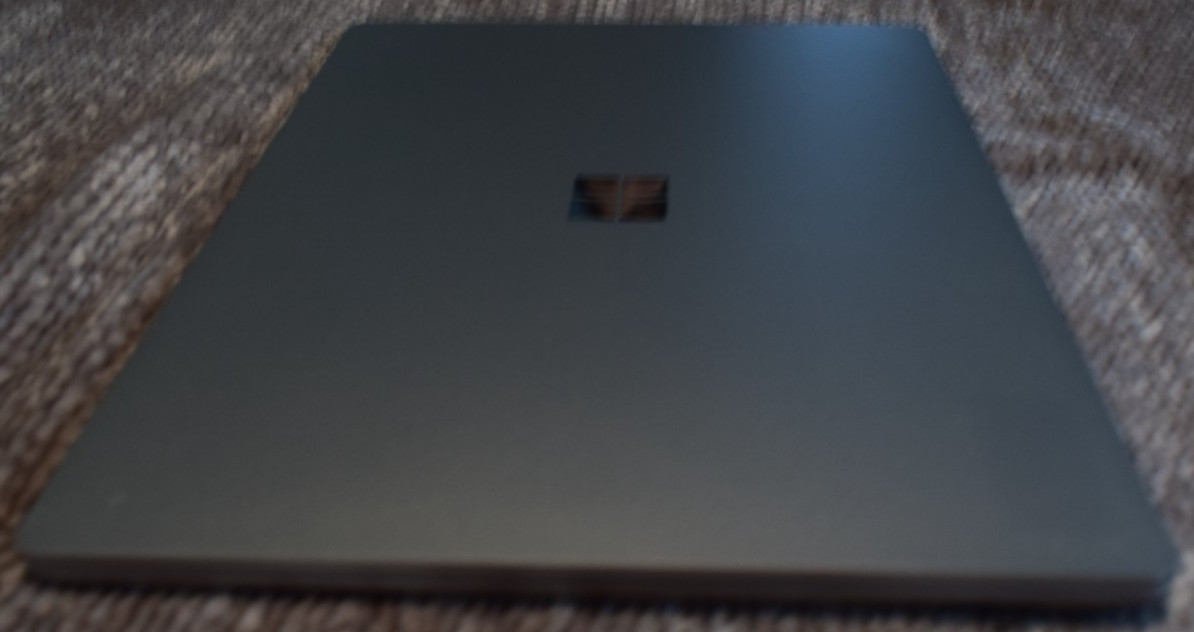 Microsoft Surface Laptop 3 15″ Touch AMD Ryzen 5 8GB Ram 128GB SSD Platinum