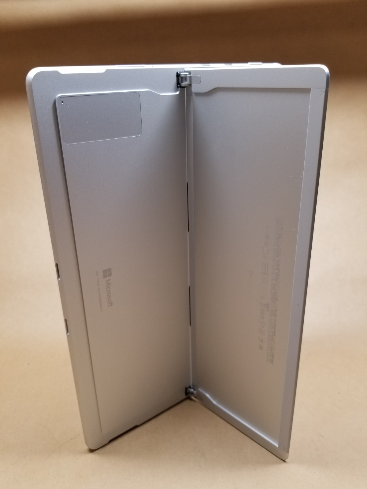 Microsoft Surface Pro 8 LTE (1982) i5-1145G7 – 16GB RAM – 256GB 120Hz – Win 11