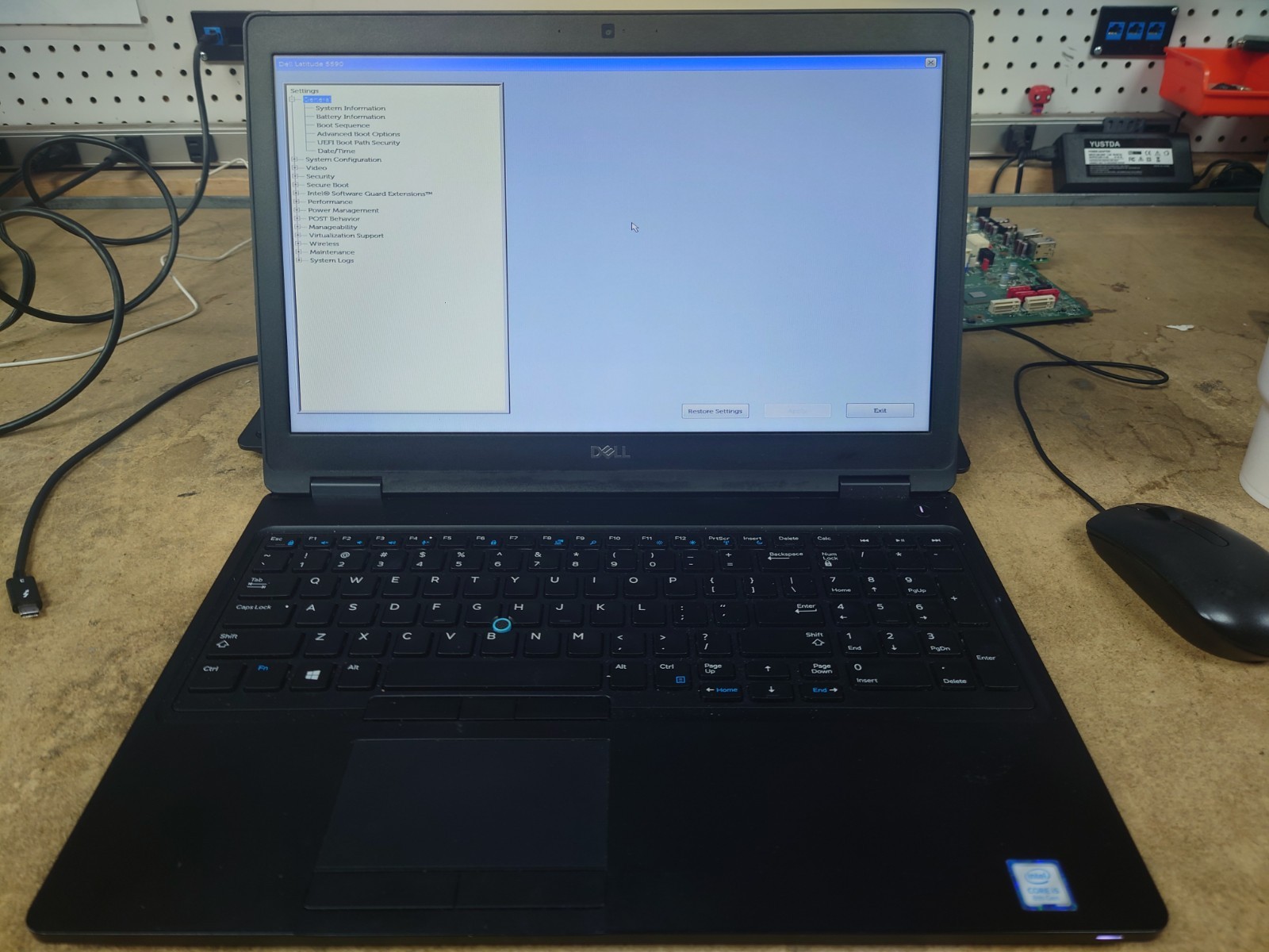 Dell Latitude 5590 15.6″ HD i5-8350U 8GB RAM No OS/SSD