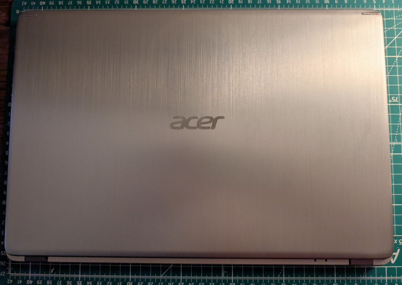 ACER ASPIRE A515-43 AMD RYZEN 3 3200U @ 2.6GHz, NO RAM, NO HDD/OS, for parts