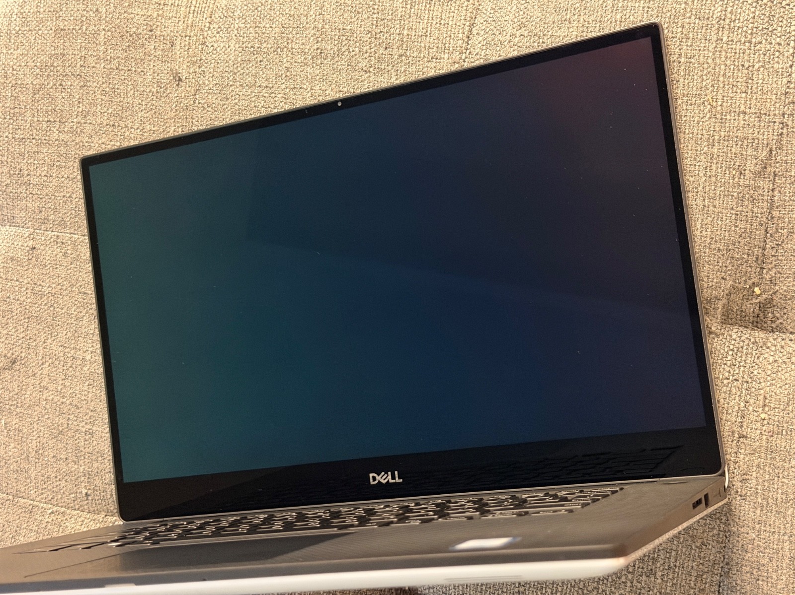 Dell XPS 15 7590 4K OLED Laptop i7-9750H, 16GB RAM, GTX1650 GDDR5 GPU