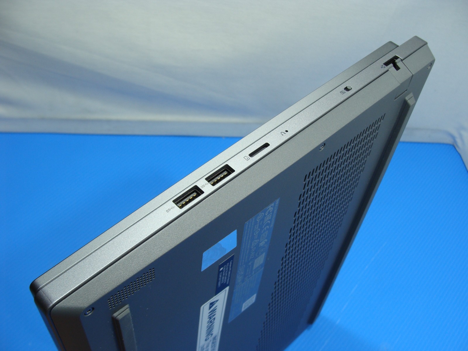Lenovo Legion 5 16IRX9 16″ WQXGA 165hz i9-14900HX 2.2GHz 64GB 2TB RTX 4060 8GB