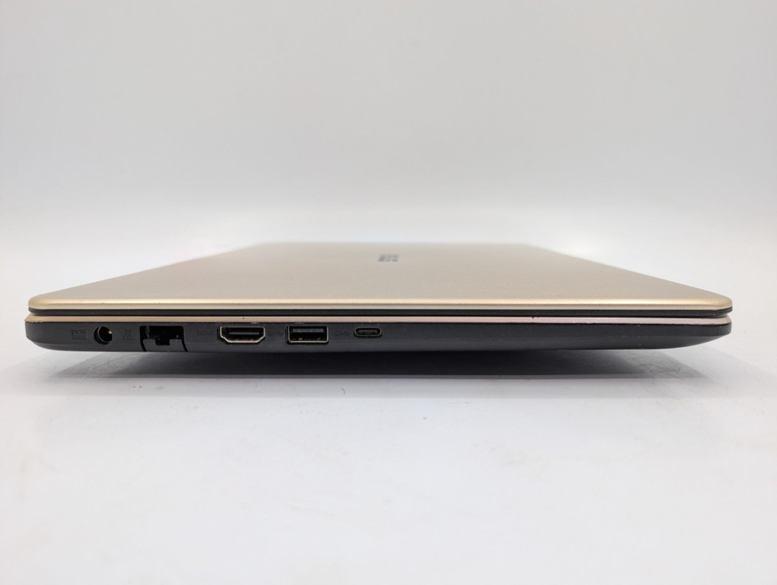 Asus F505ZA-DB31 15.6″ Screen AMD Ryzen 3 2200U 2.50 GHz 4GB RAM Gold Laptop
