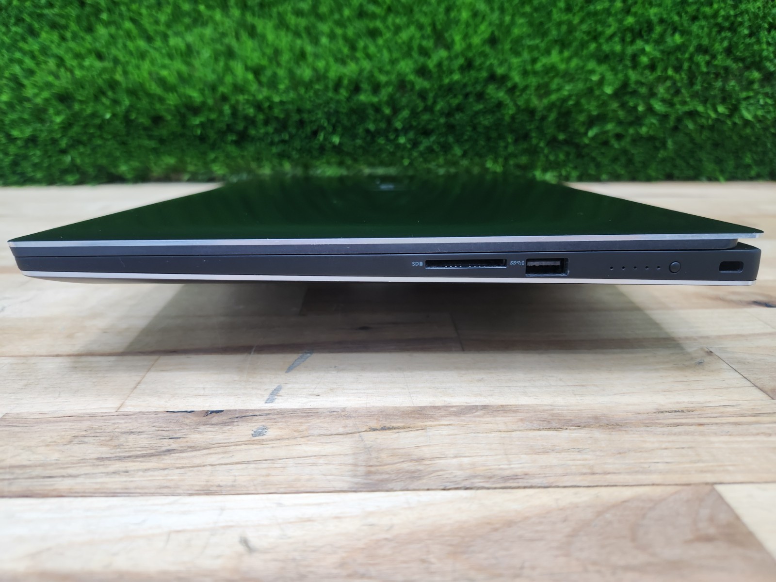 Dell Precision 5520 15.6″ 4K Touchscreen i7-7820HQ 16GB RAM Quadro M1200 Win 11~