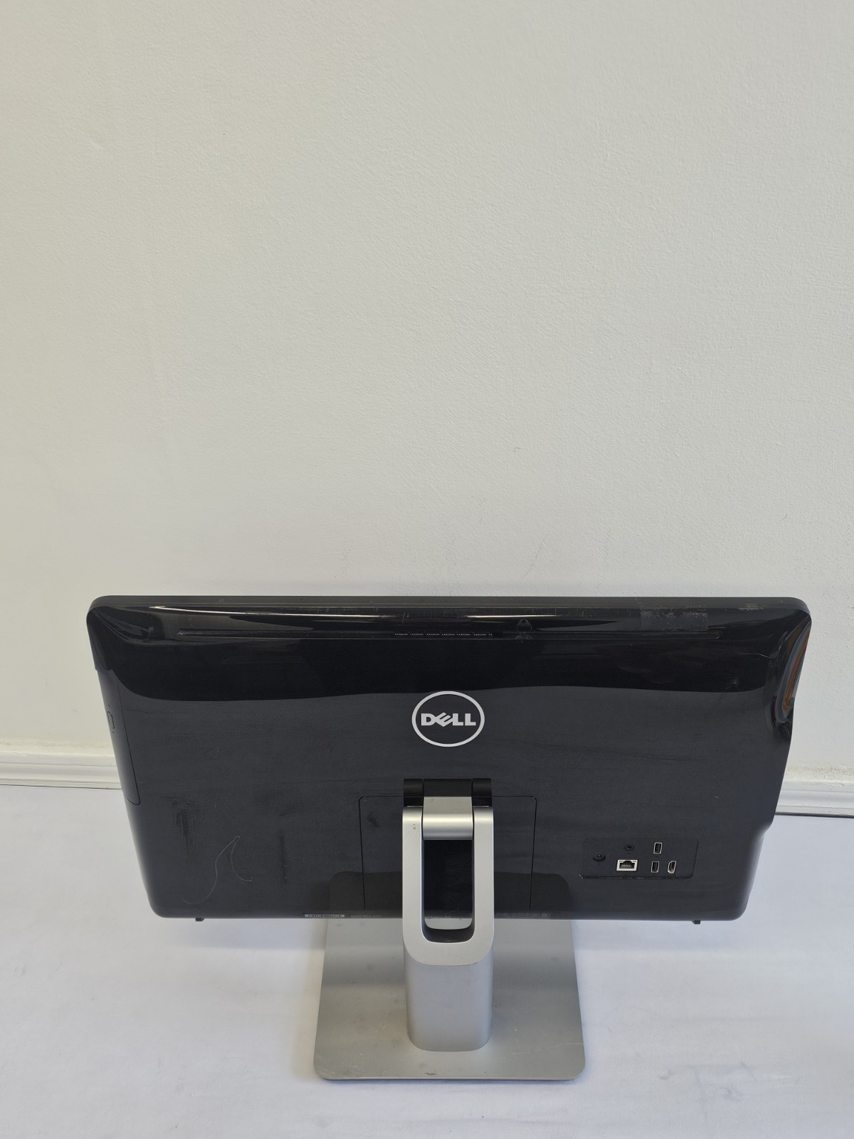 Dell Inspiron 22-3263 All-In-One Intel i3-6100u – 8GB RAM – 256GB SSD – Win 11