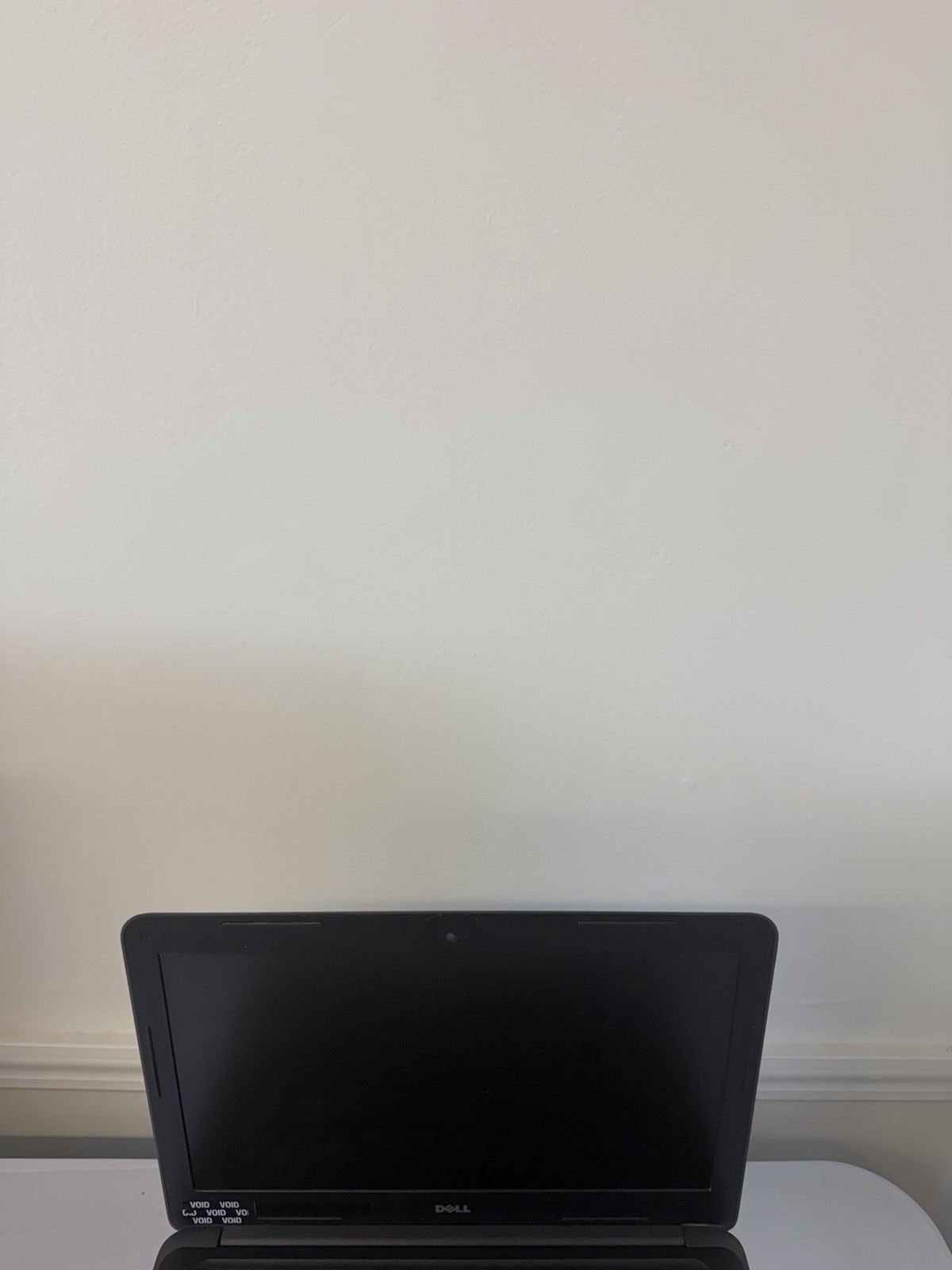 Dell Latitude 3380 Laptop – Good Screen – Intel i3-6006U – RAM 4 GB – Read Des