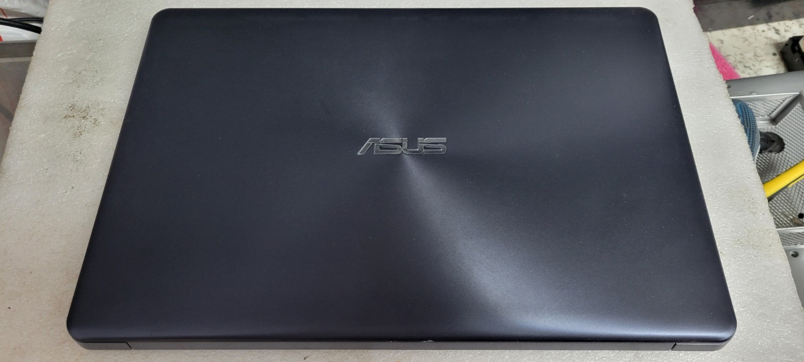 ASUS VivoBook F510QA 15.6in. 2.7 GHz AMD A12-9720P A12 8GB 256GB SSD Working