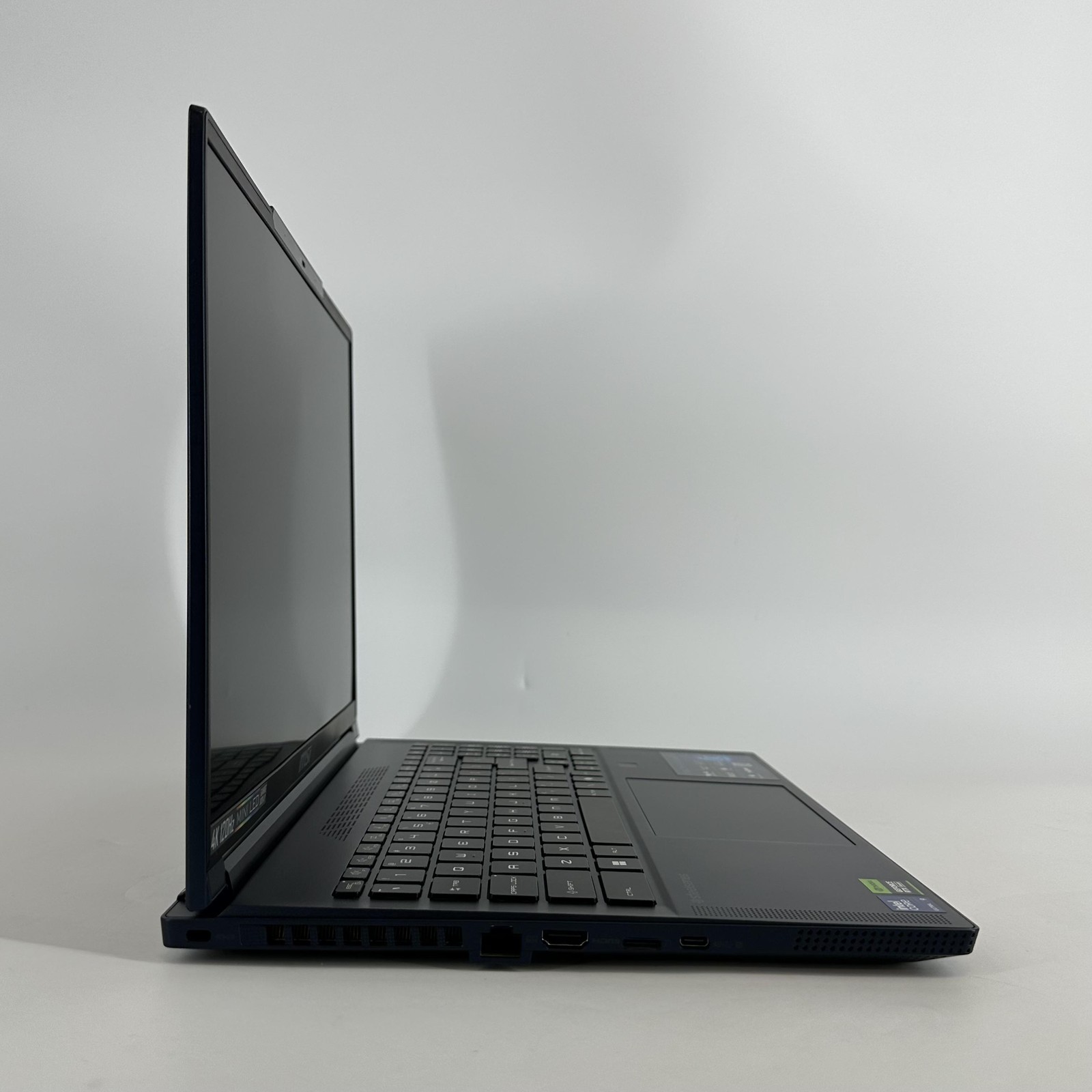 MSI Stealth 16 AI Studio UHD+ 2.5 GHz Ultra 9 185H 64GB 2TB SSD NVIDIA RTX 4090