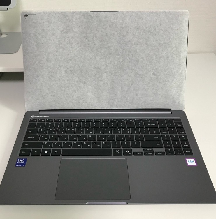 SAMSUNG Galaxy Book 5 15.6″ / Gray / Ultra 5 16GB / 512GB / NT750XHD-KC51G