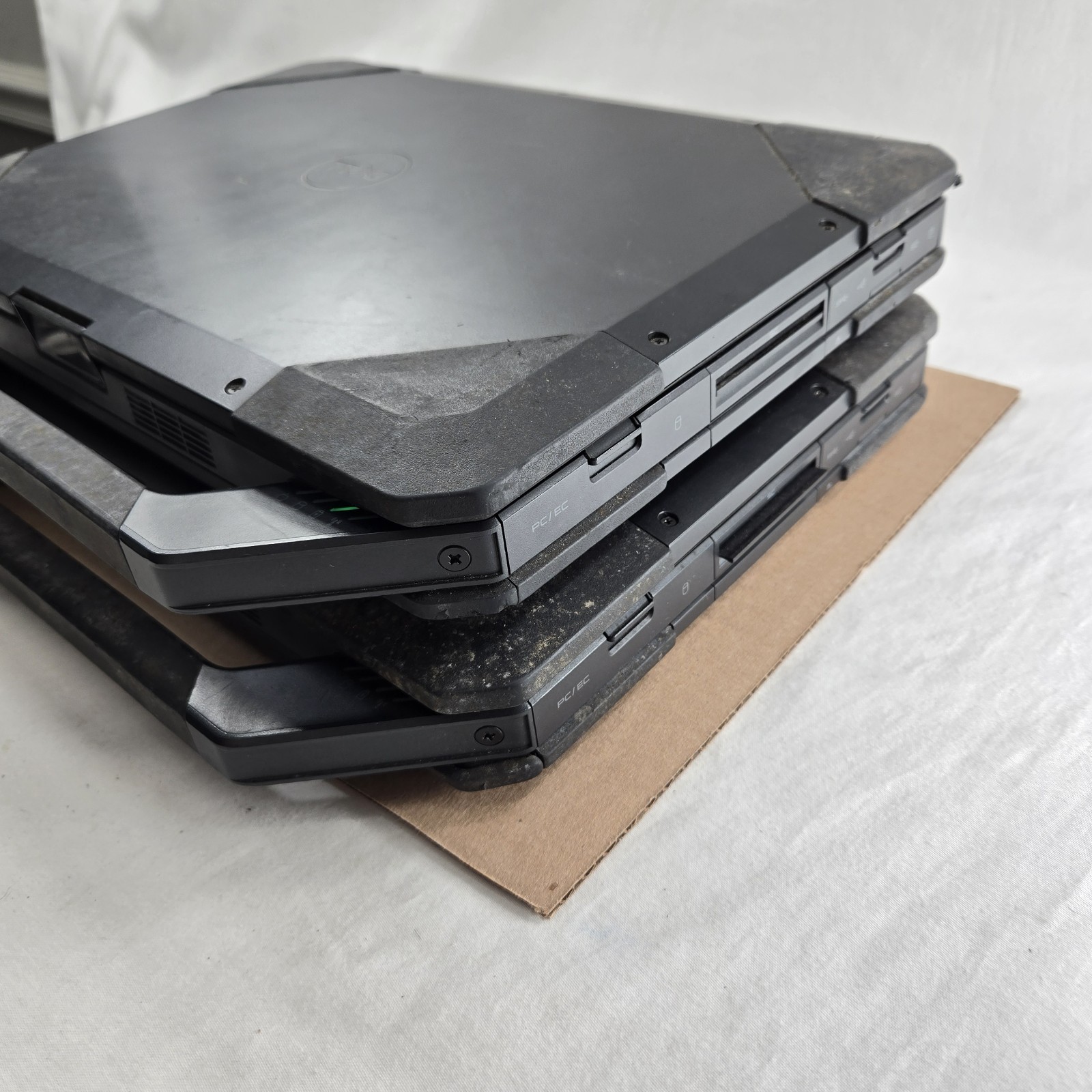 Lot of (2) Dell 14 Rugged 5404 i7-4650U 1.7GHz 8GB RAM No SSD/OS – READ