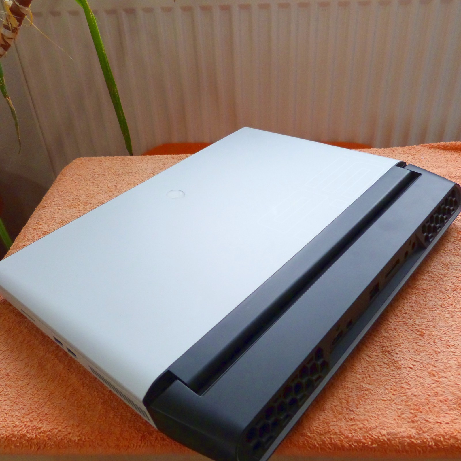 Alienware Area 51m R2 SLIM HIGH END l 17 inch 4K UHD Gaming RTX 2070 i9 64GB RAM