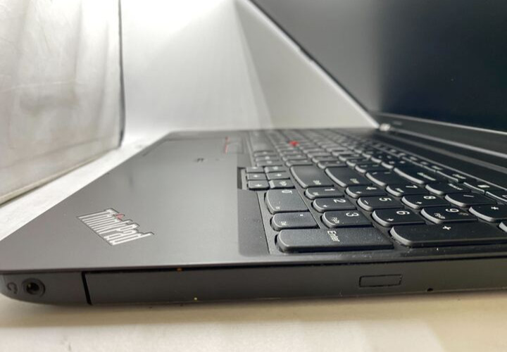 Lenovo ThinkPad E550 15.6″ Intel Core i3-4005U 1.70GHz 8GB RAM 256GB SSD