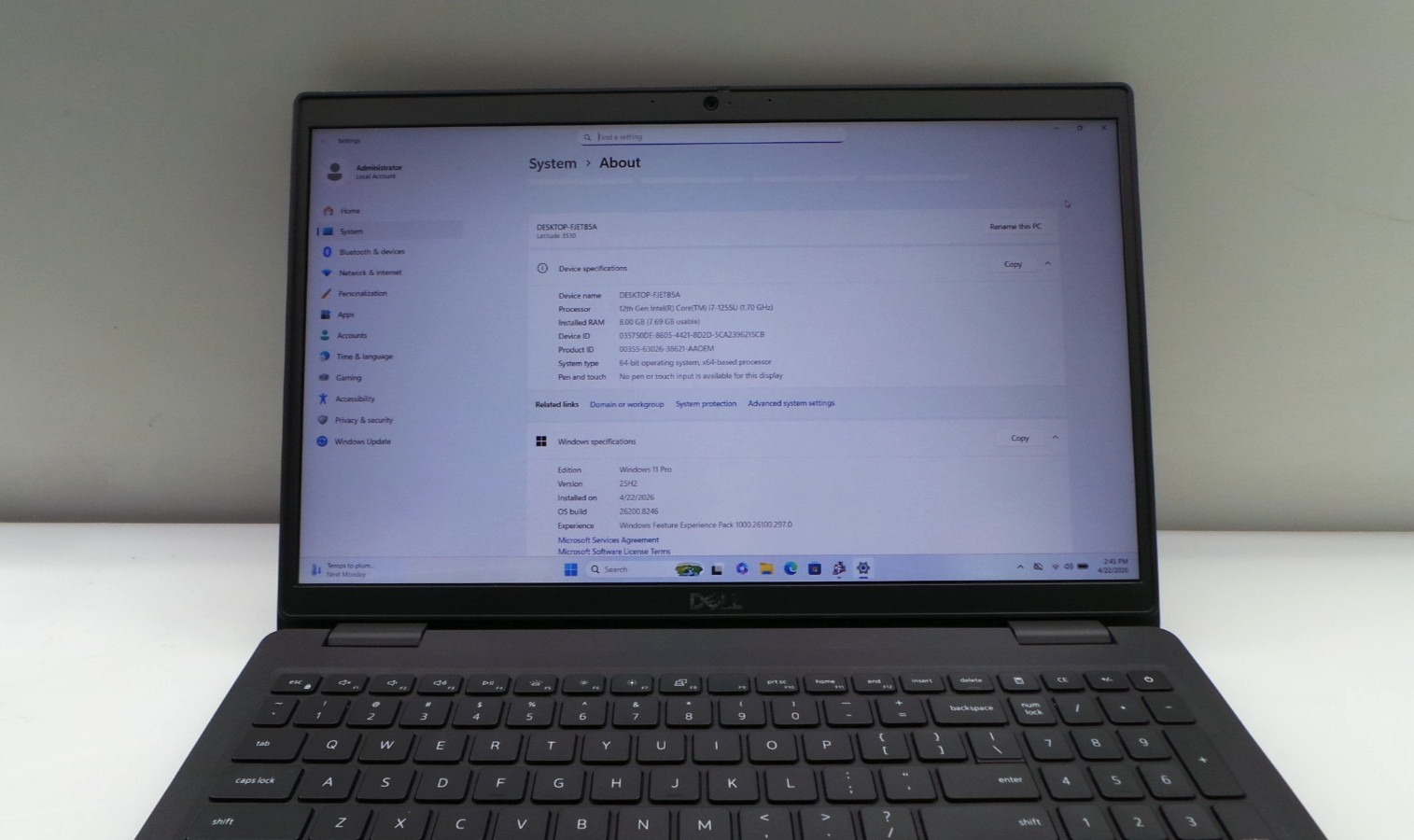 Dell Latitude 3530 | 15.6″ | i7-1255U | 8GB 256GB SSD | Win 11 Pro