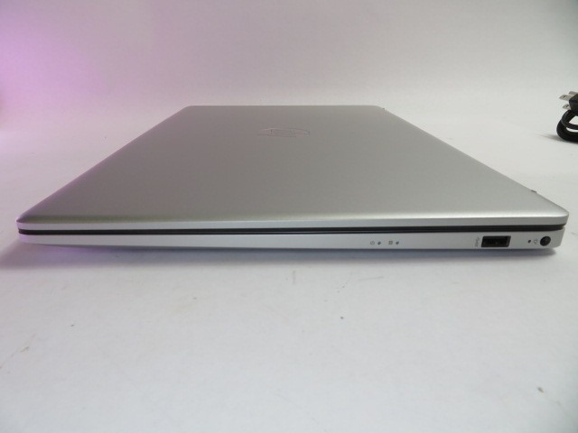 HP LAPTOP 17-CN1053CL i5-1155G7 2.5GHz 12GB RAM 1TB HDD IRIS XE WIN 11 HOME