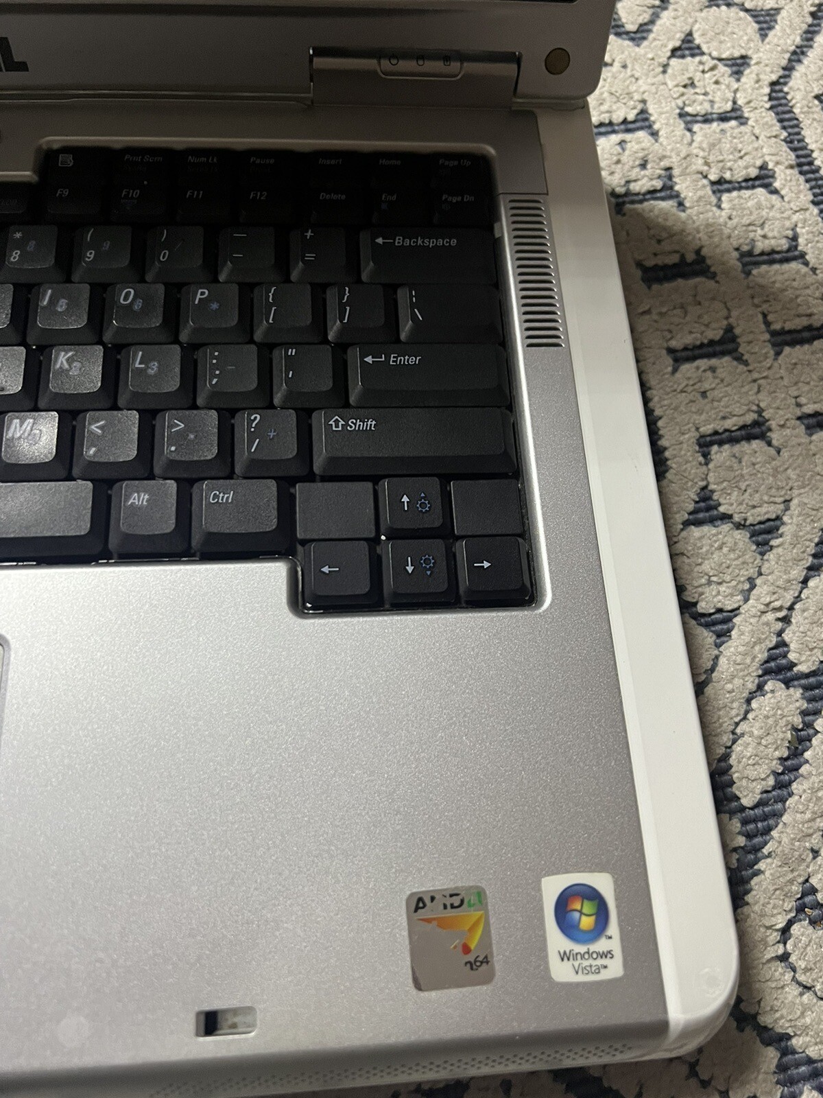 Vintage 2006 Dell Inspiron 1501 Model PP23LA Premium Silver Laptop.