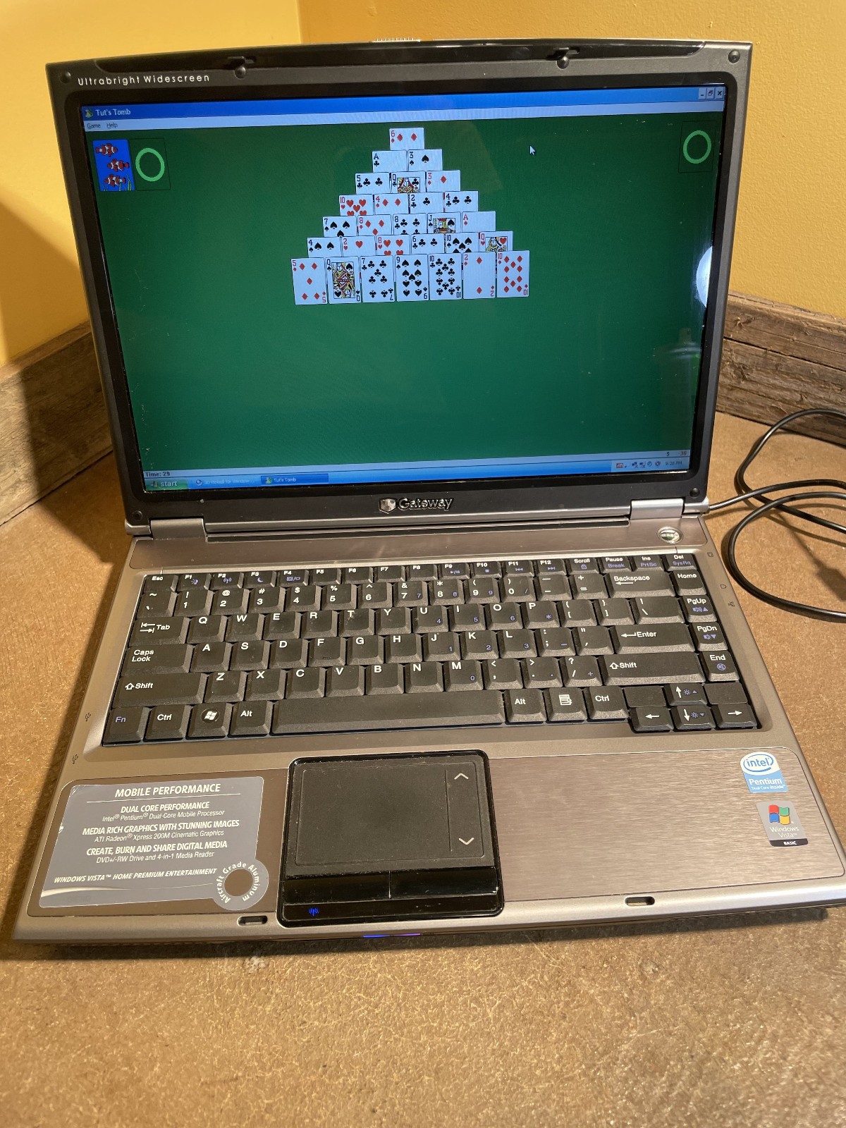 Gateway Laptop Mt3707 Windows XP 149GB HDD DVD Drive Tested & Working w/ Charger