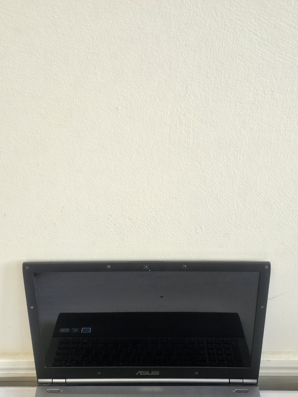 ASUS U56E Laptop – Intel i5-2410M – 6GB RAM – 640GB HDD – BAD BATT – Read Desc.