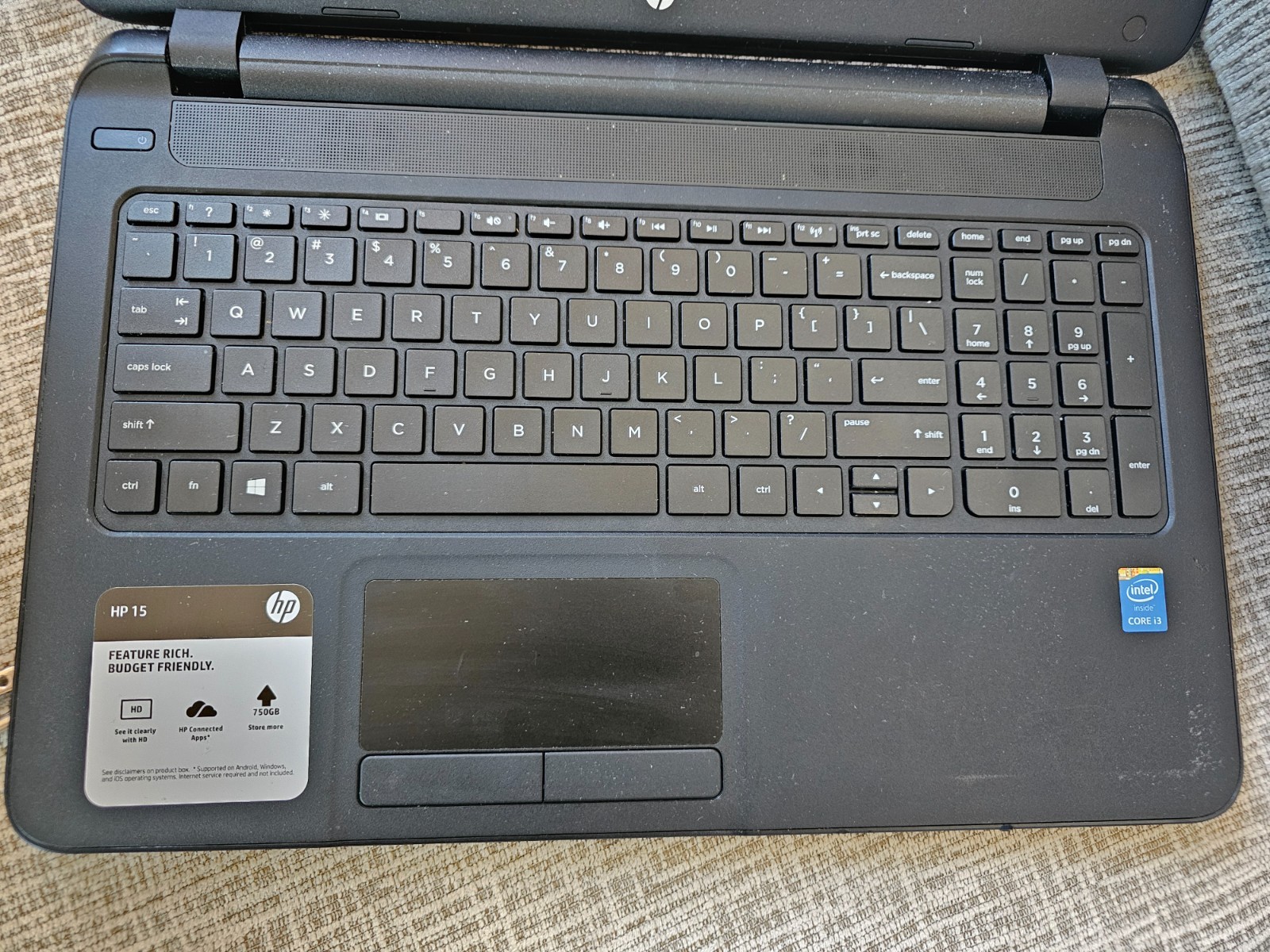 HP 15-f018dx 15.6″ Notebook W/ Charger Powers On, Broken Screen FOR PARTS/REPAIR