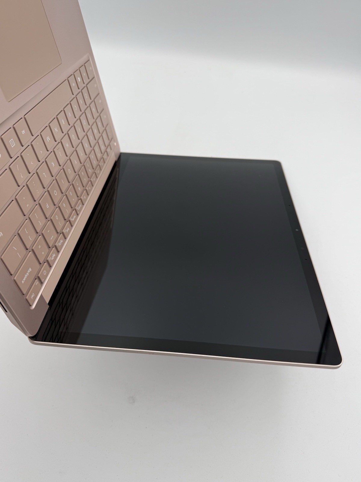 Microsoft Surface Laptop 4 13.5” Sandstone – Ryzen 5 | 16GB RAM | 256GB – 56C