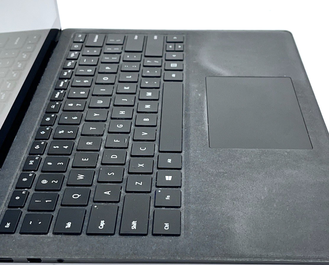 Microsoft Surface Laptop 2 13″ i7-8650U @ 1.90GHz 16GB 512GB Black *Grade C*