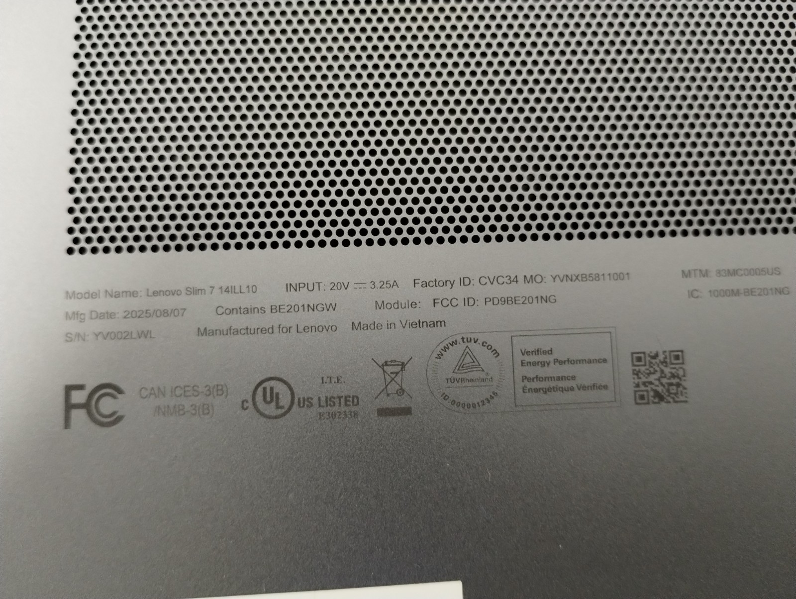 Lenovo Slim 7 14ILL10, Intel Core Ultra 7, 2.20 GHz, 32 GB RAM, 1 TB NVMe