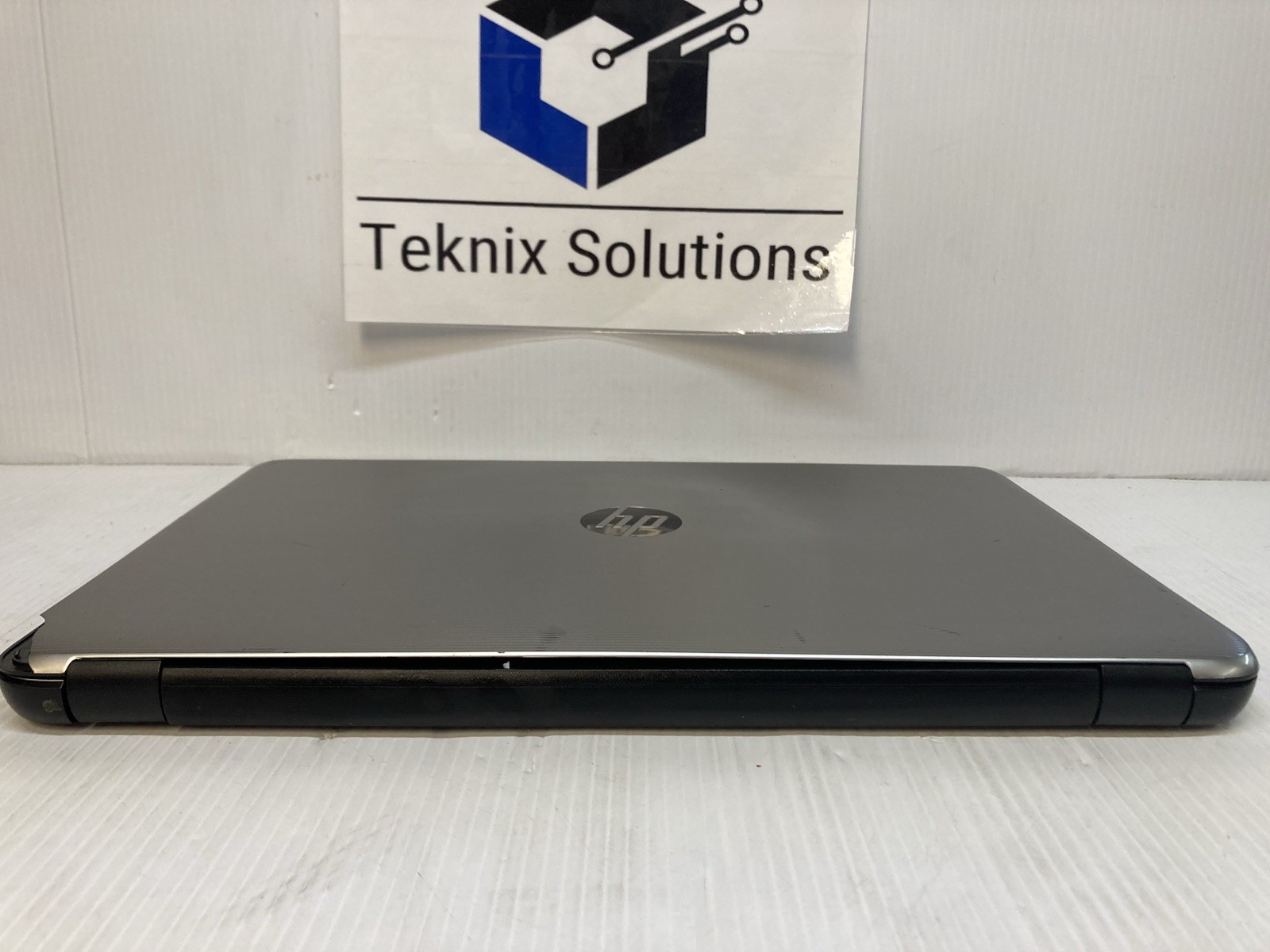 HP 15-ay039wm Laptop Intel Core i3-6100U 2.3GHz 8GB RAM No HDD – Boot to BIOS