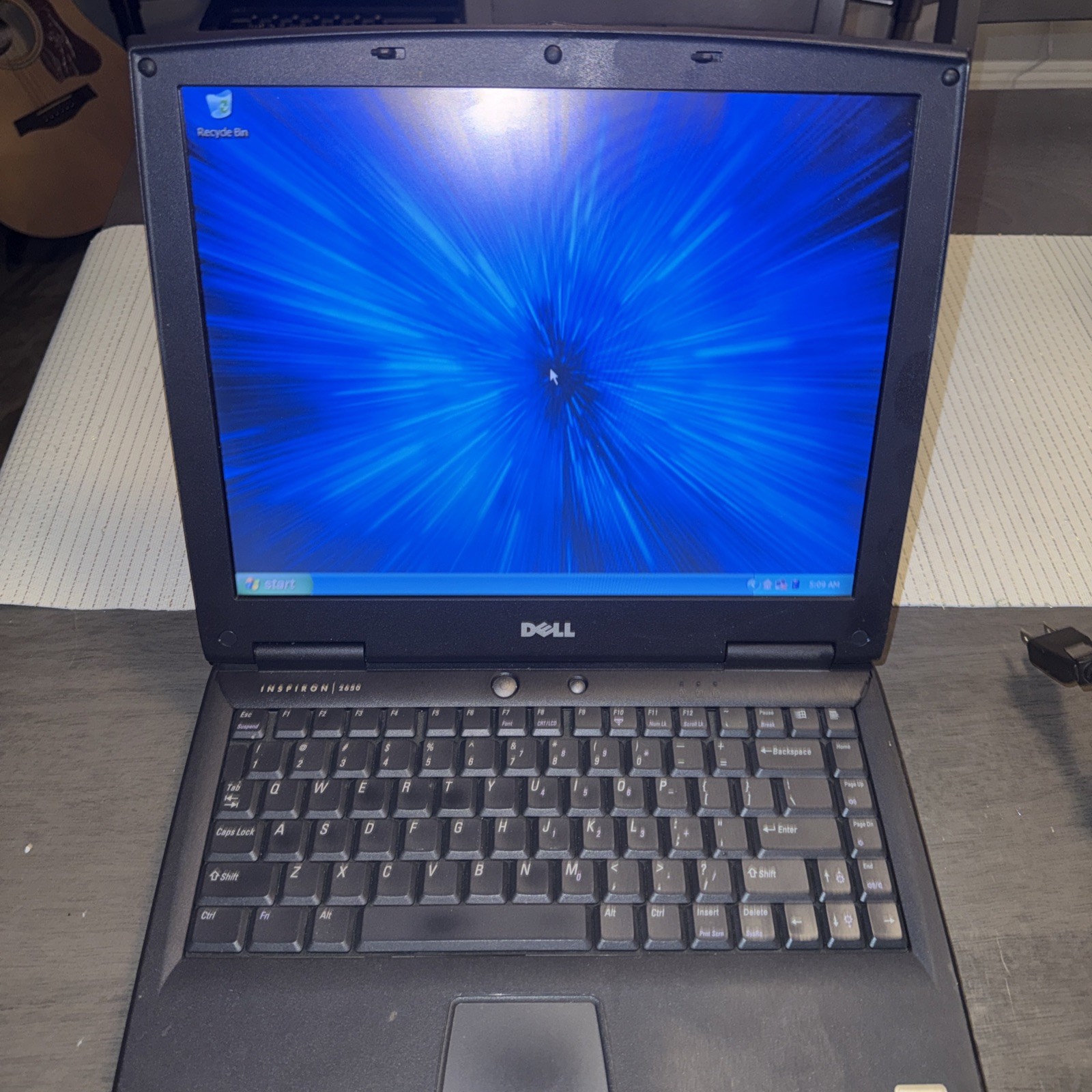 Dell Inspiron 2650 14″ Celeron 1.5GHZ 256MB 30GB 3 1/2 Floppy Disc Window XP