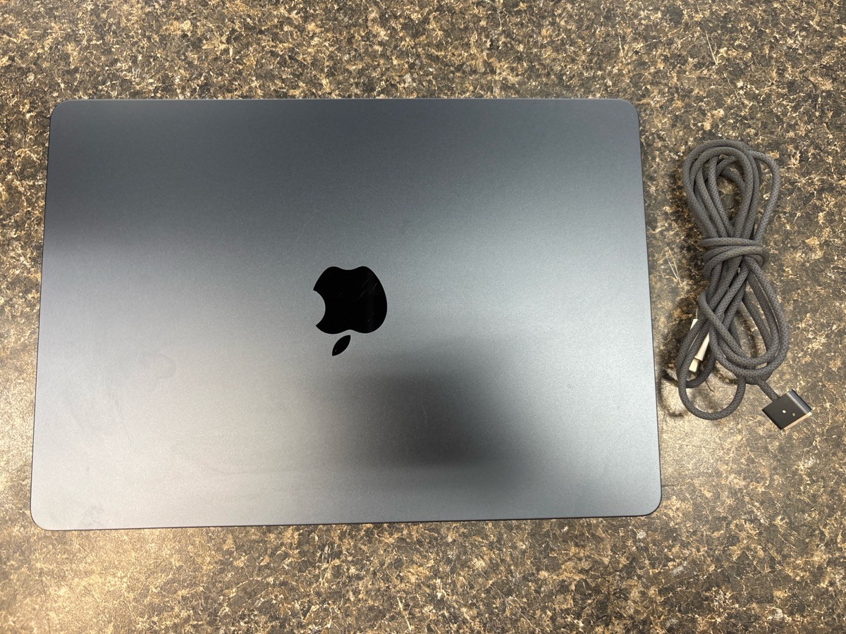 APPLE MACBOOK AIR A3240 LAPTOP OS 13″ 4.5GHZ 16GB RAM 256GB SSD (QUI005077)