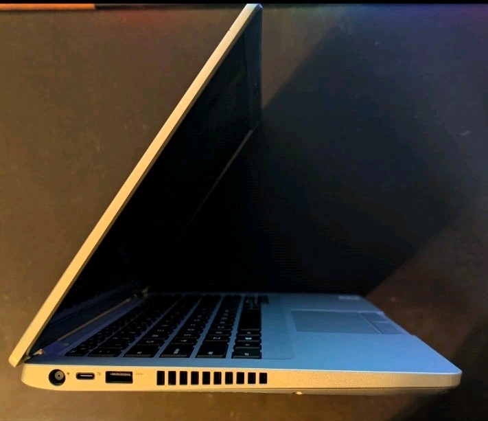 Dell Latitude 5410 14″ LT i5-10310U@1.70GHz 4GB *Read*
