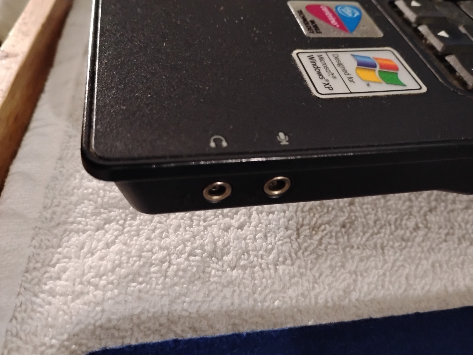 HP Compaq nx6110 14″ Laptop – Windows 7 Pro – plus EXTRAS