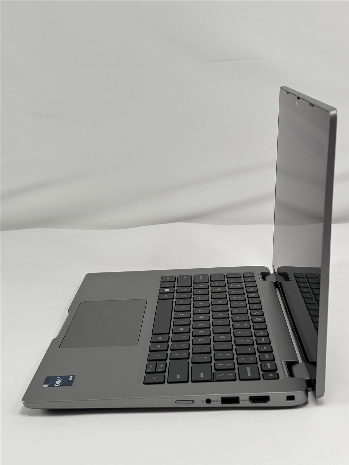 Dell Latitude 5340 13.3″ i7-1365U 16GB 512GB SSD Lightweight Travel