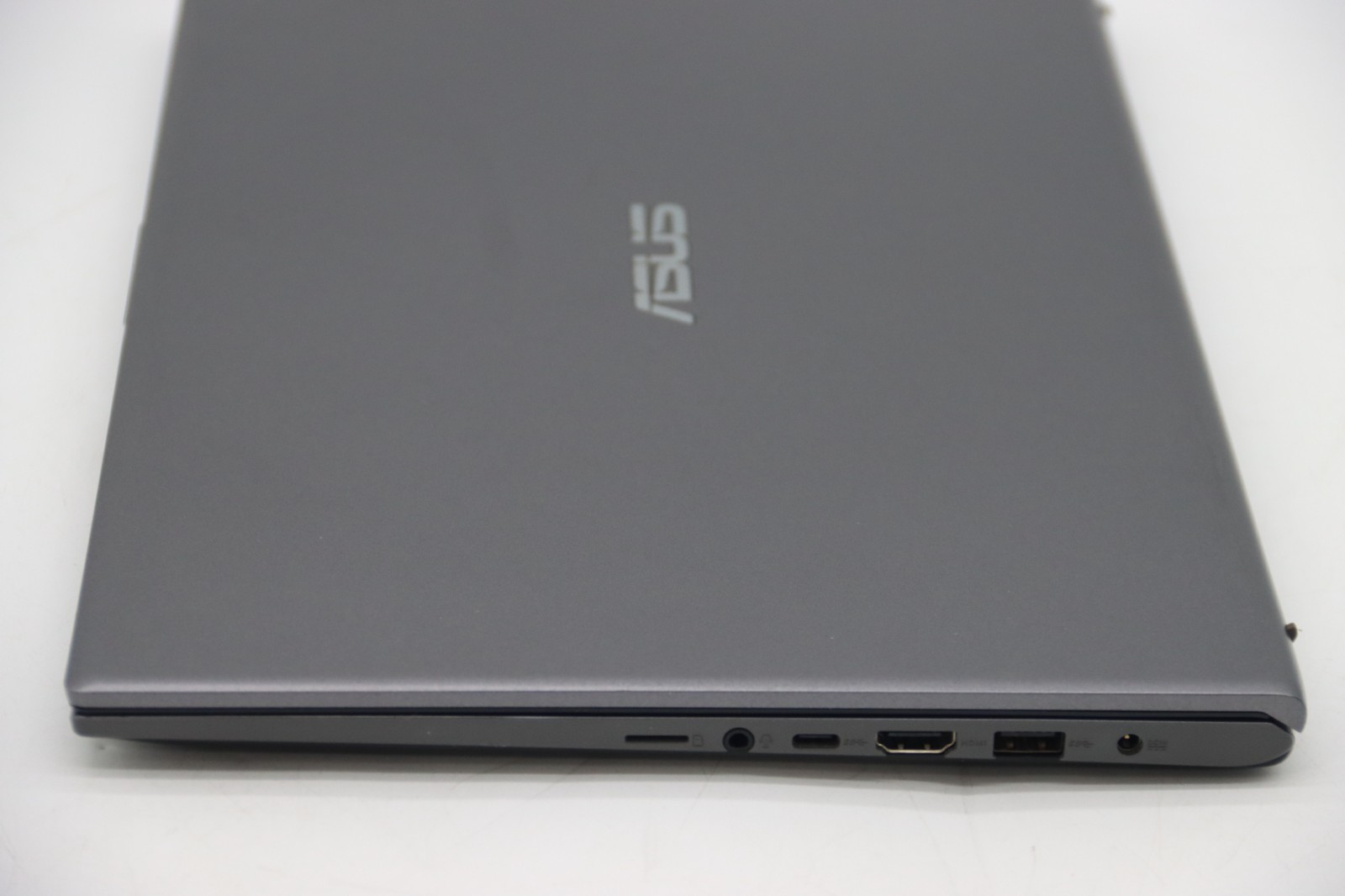 Asus Vivobook 15 F512D 15.6″ AMD Ryzen 3 3250U, 8GB RAMS , 256GB SSD- Slate Gray