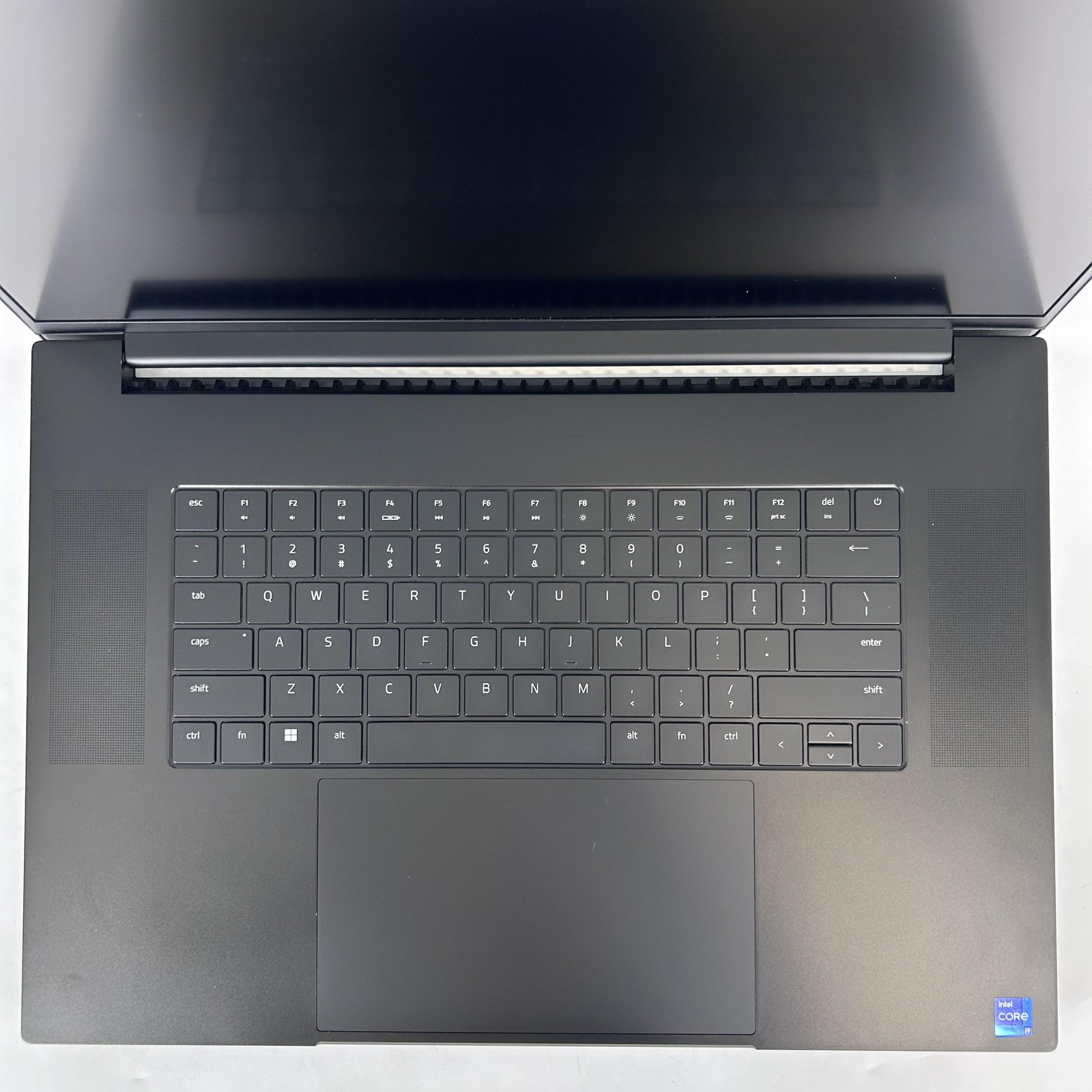 Razer Blade 18 240Hz QHD+ 2.2 GHz i9-13950HX 32GB 1TB SSD NVIDIA RTX 4060 Good