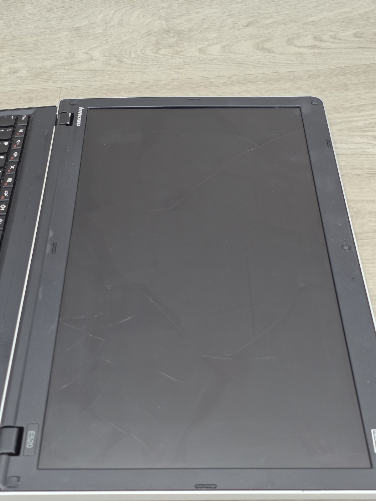 Lenovo ThinkPad Edge E520 15.6″Core i3 2.3GHz 4GB 500GB Broken Screen No Charger