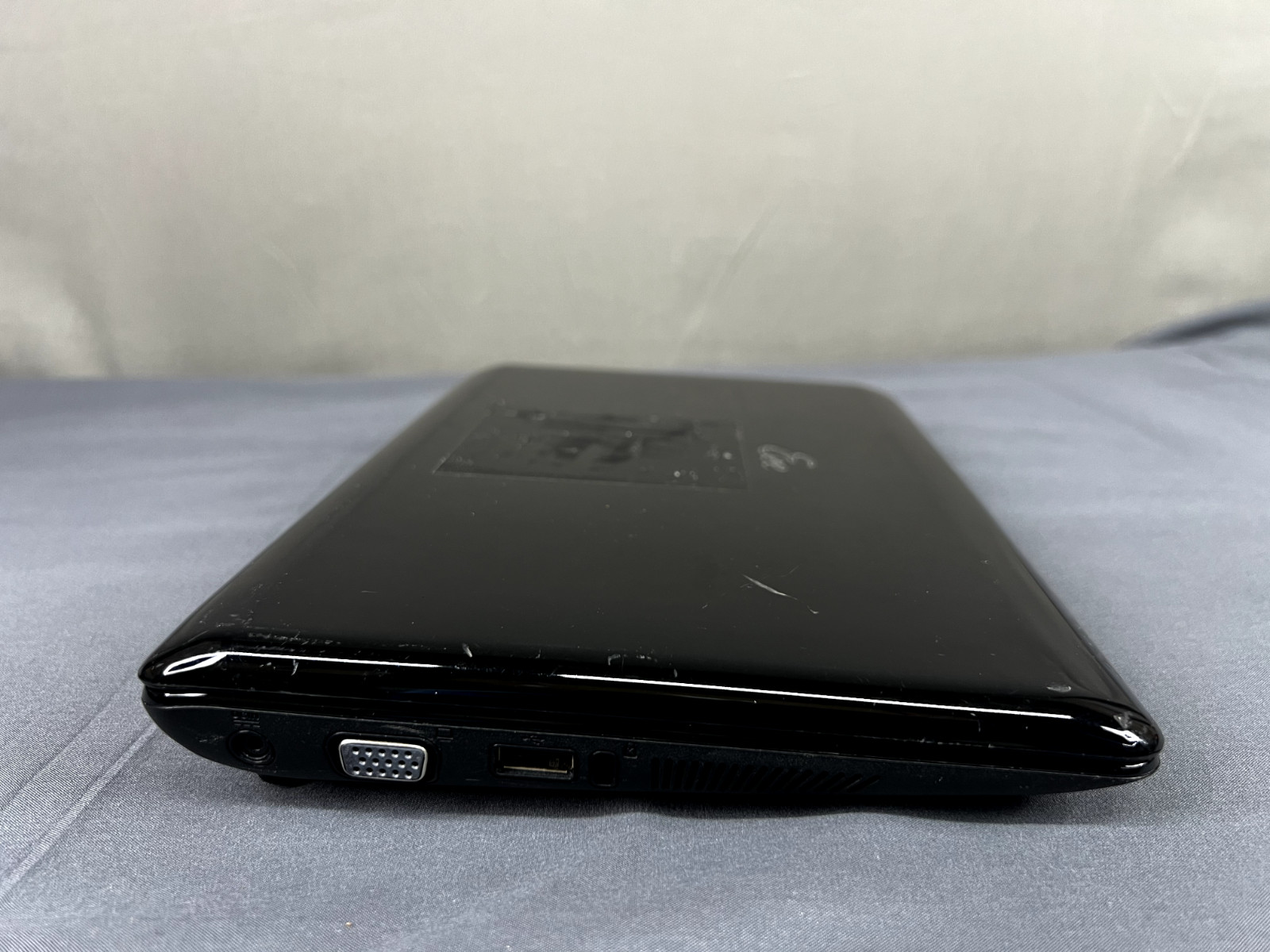 ASUS Eee PC 1005HA Netbook Atom N270 1GB RAM 160GB HDD Windows XP Home