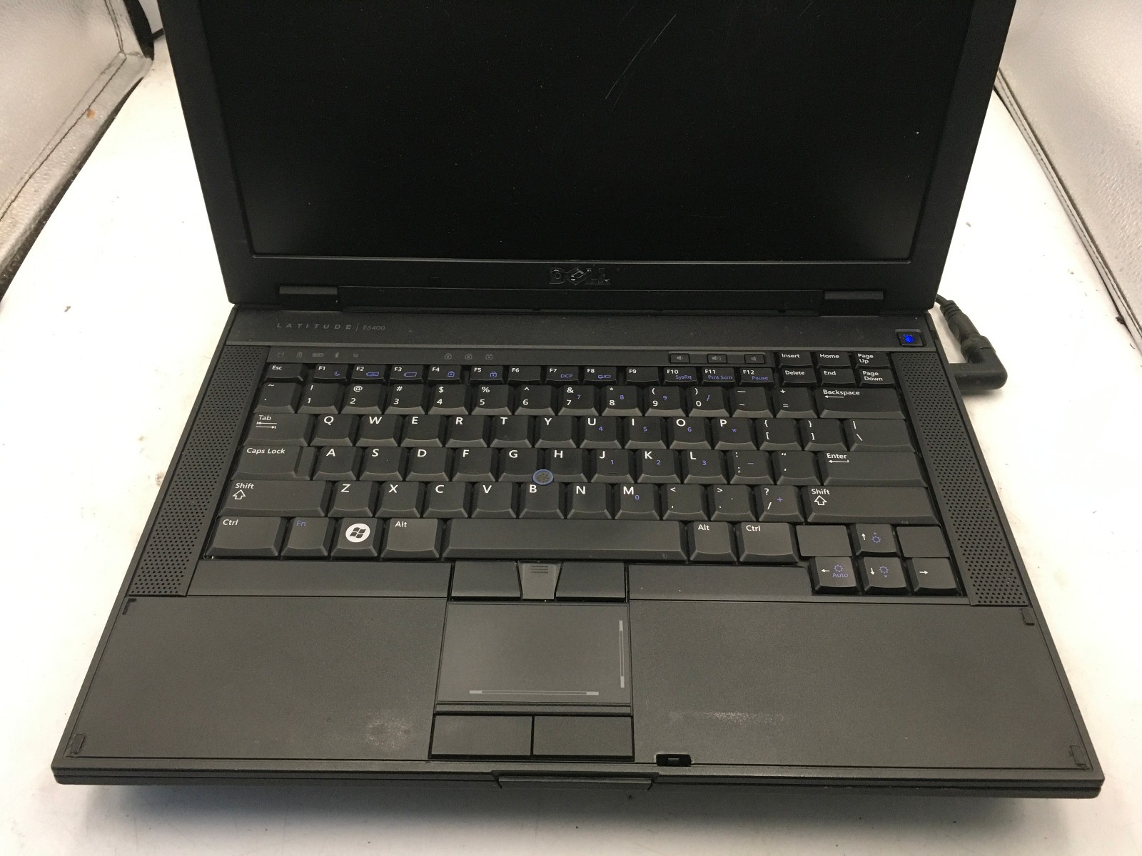 DELL LATITUDE E5400 – FOR PARTS/BAD LCD – INTEL CORE 2 DUO – NO RAM – READ – BB
