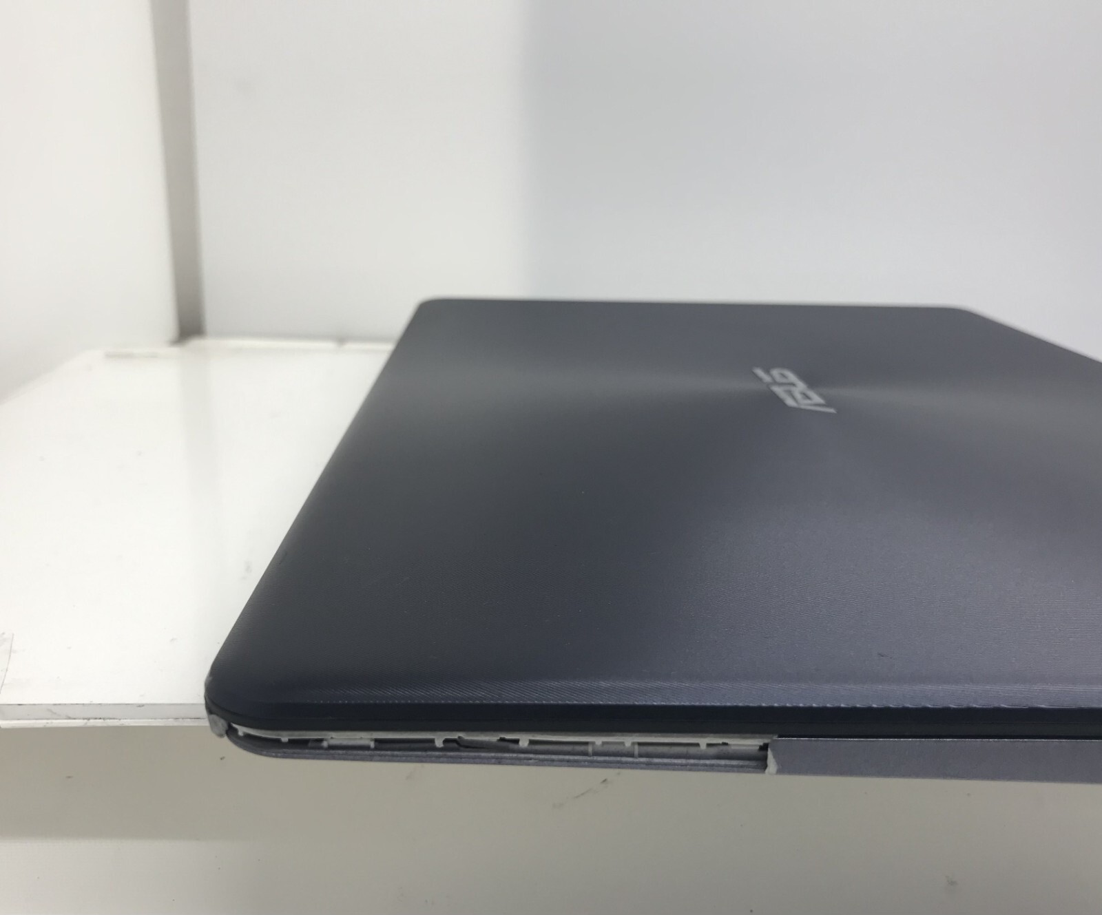 ASUS X510UAR I5-8250U @ 1.6GHz 8GB RAM 512GB SATA M.2 SSD WIN-11P 15″ *READ