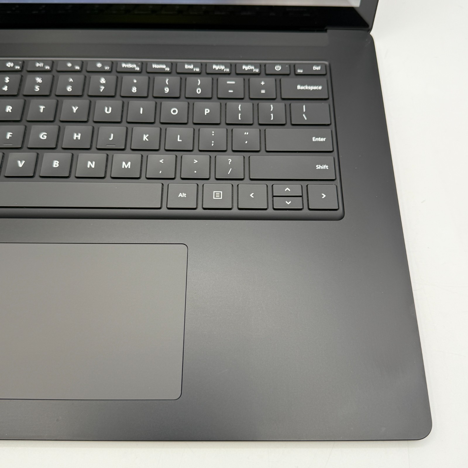 Microsoft Surface Laptop 3 15″ i7-1065G7 16GB 256GB SSD Win11 Pro Black FAIR