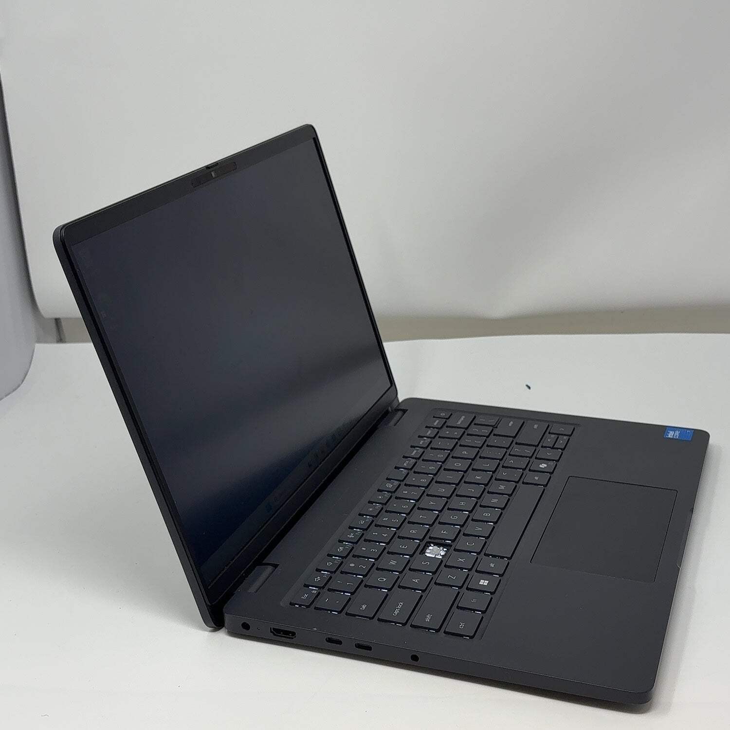 Dell Pro 14 PC14250 13.4″ Core 7 150U 1.8GHz 16GB RAM 512GB SSD