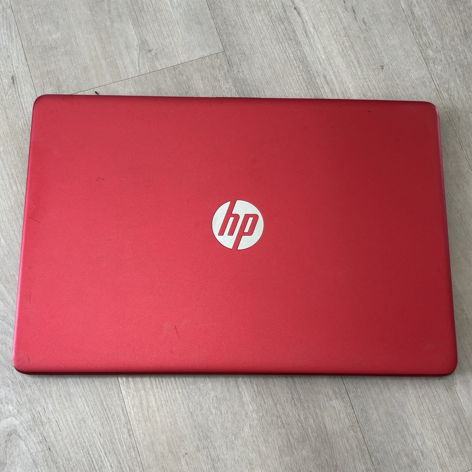 HP 15-FD0083WM Laptop 15.6″ Red, Intel Pentium N200
