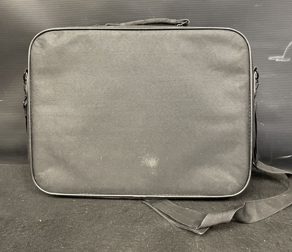 Dell Latitude 5400 Laptop P98G With Charger and Case