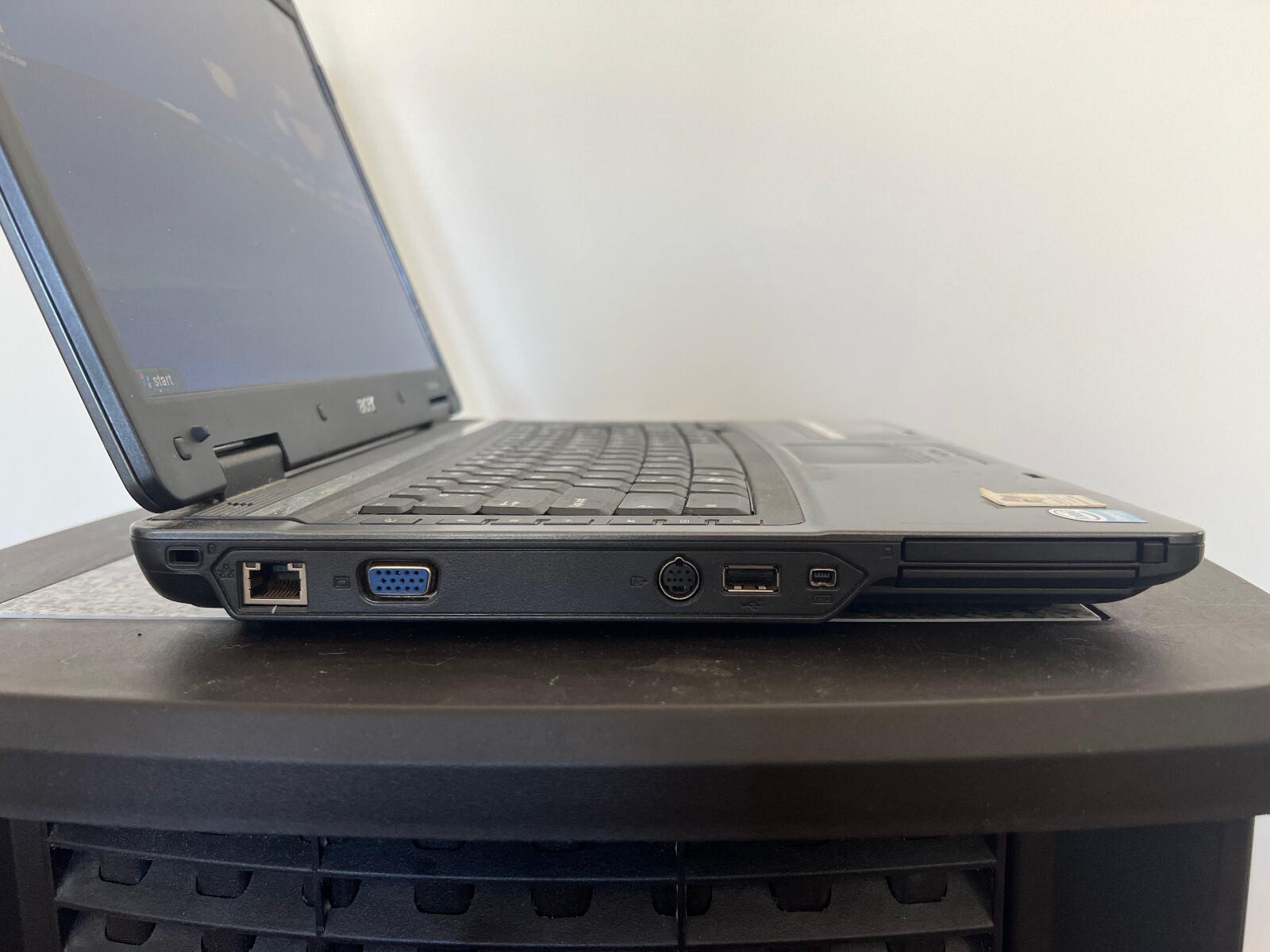 FAST Acer Win XP Laptop – Extensa 5220 15.4″ + 120GB HD + 2GB RAM–FULLY WORKING