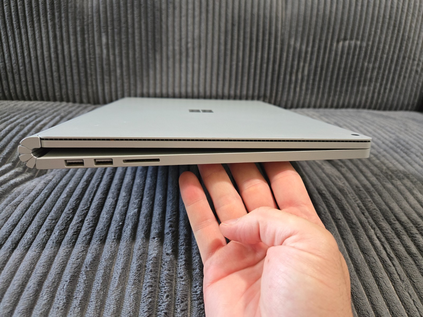 Microsoft Surface Book 3 15″ (256GB SSD, Intel i7-1065G7 GTX 1660 Ti 16GB RAM)