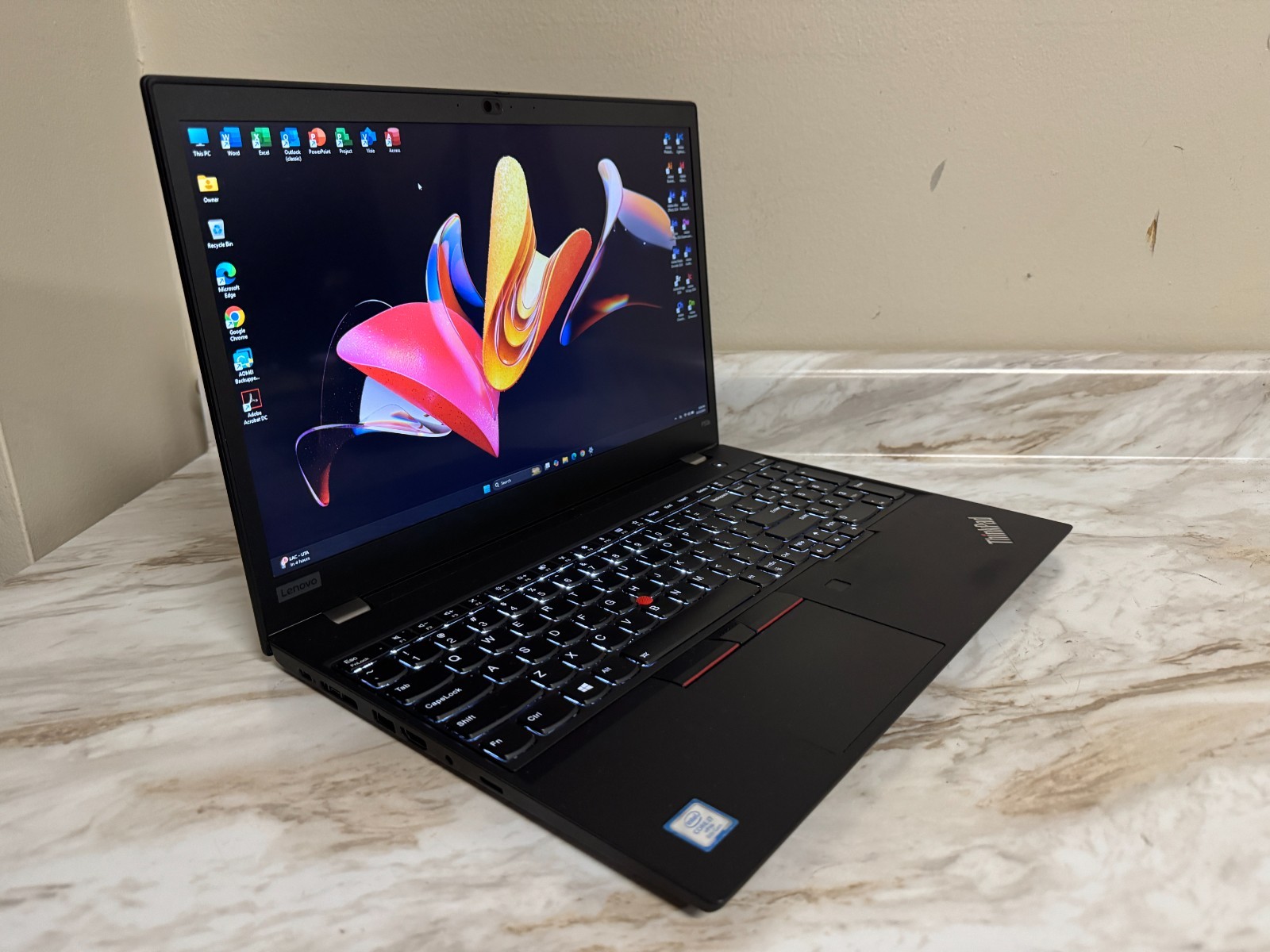 Lenovo ThinkPad P53S WS Touch Laptop 15.6 FHD Intel Core i7 512GB SSD QuadroP520