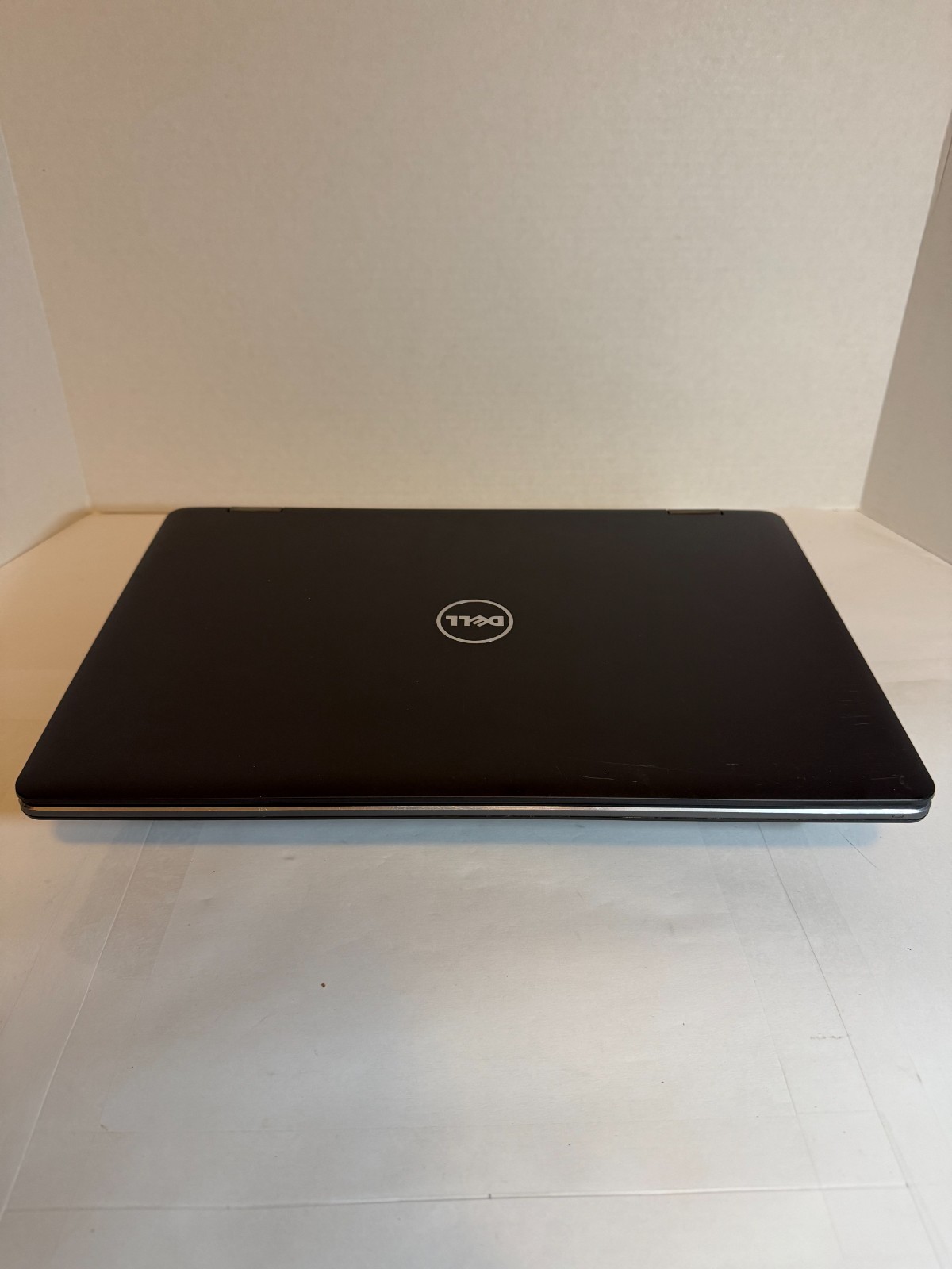 Dell Inspiron 15-7568 15.6″ 2in1 Intel i5-6200U 8GB Ram 500GB HDD Windows 11